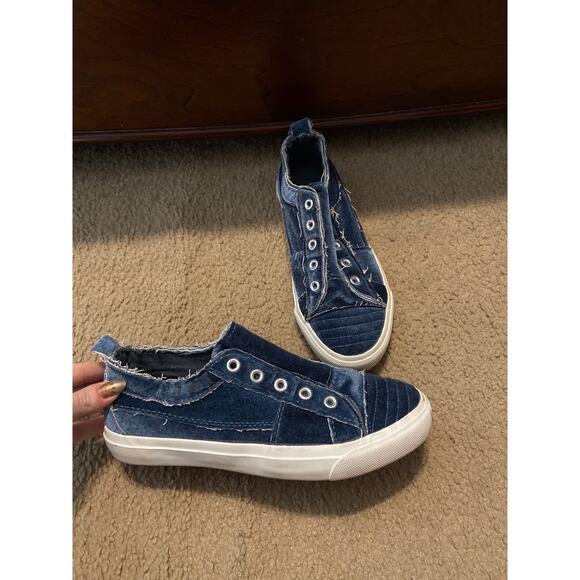 Women's Corkys blue velvet slip on shoes size 6 - Picture 1 of 6